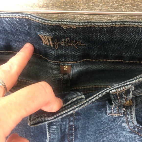 Kut from the Kloth size 2 dark wash bootcut jeans - Picture 2 of 3